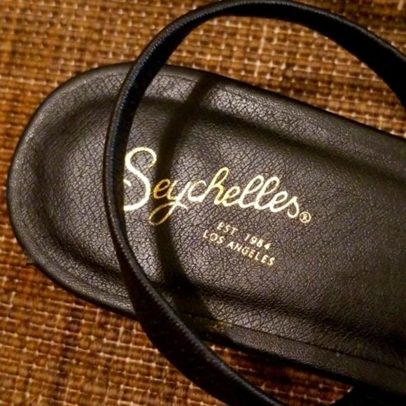 Seychelles Black Flats with Back Strap - Picture 7 of 13